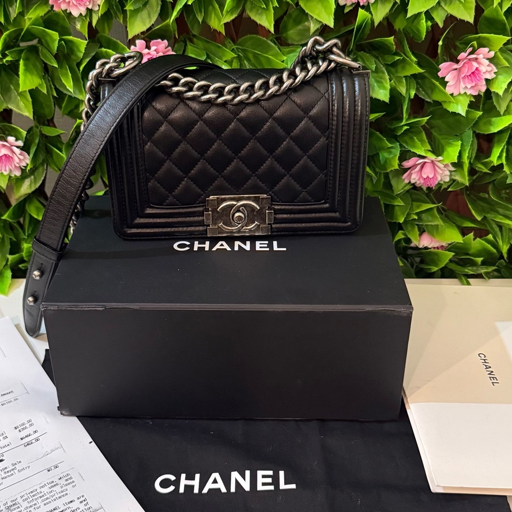 Chanel Boy Black Quilted Leather Small crossbody Shoulder Bag - Picture 2 of 14